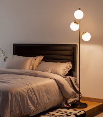 modern floor lamp with sphere lamp shades 