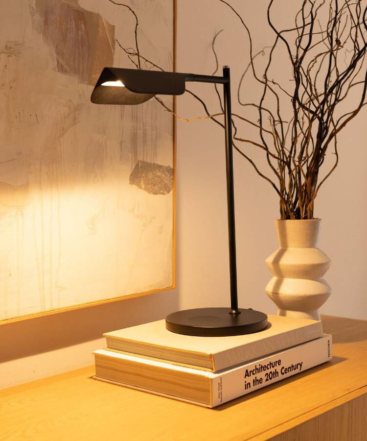  Brightech Leaf LED Table Lamp