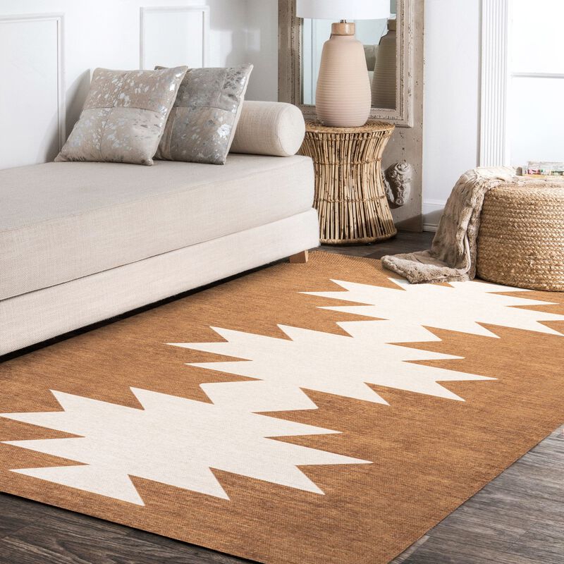 Chayton Minimalist Geometric Machine Washable Area Rug