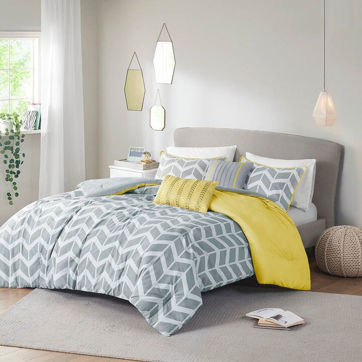 Hivvago Reversible Comforter Set in Chevron Stripe