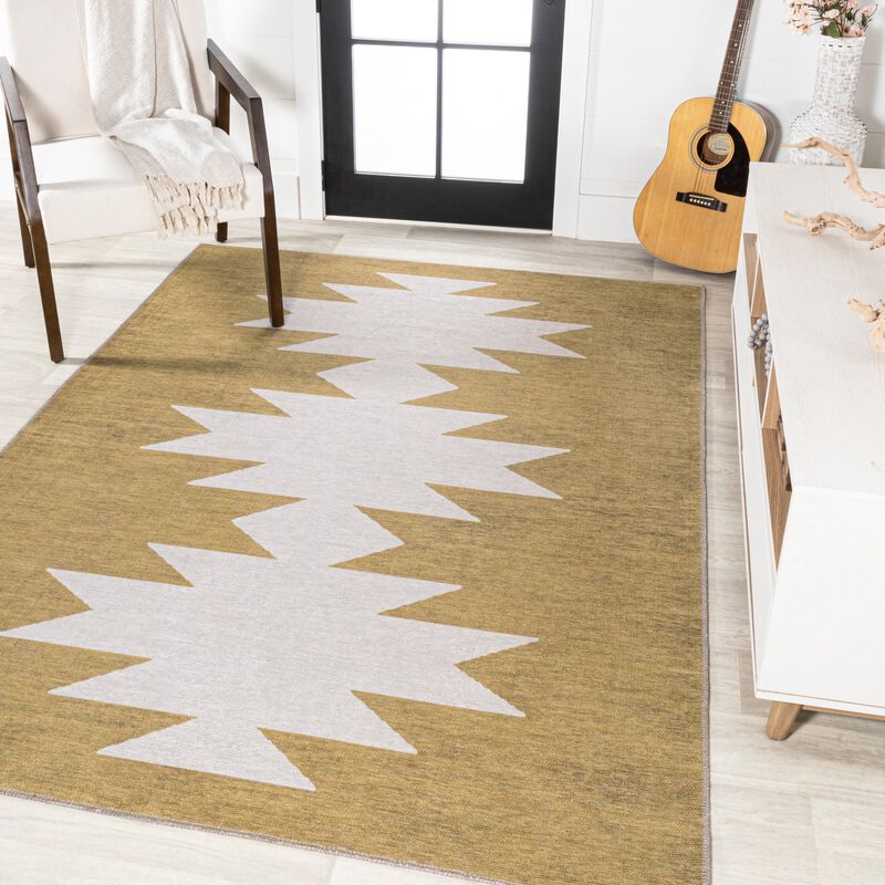 Chayton Minimalist Geometric Machine Washable Area Rug