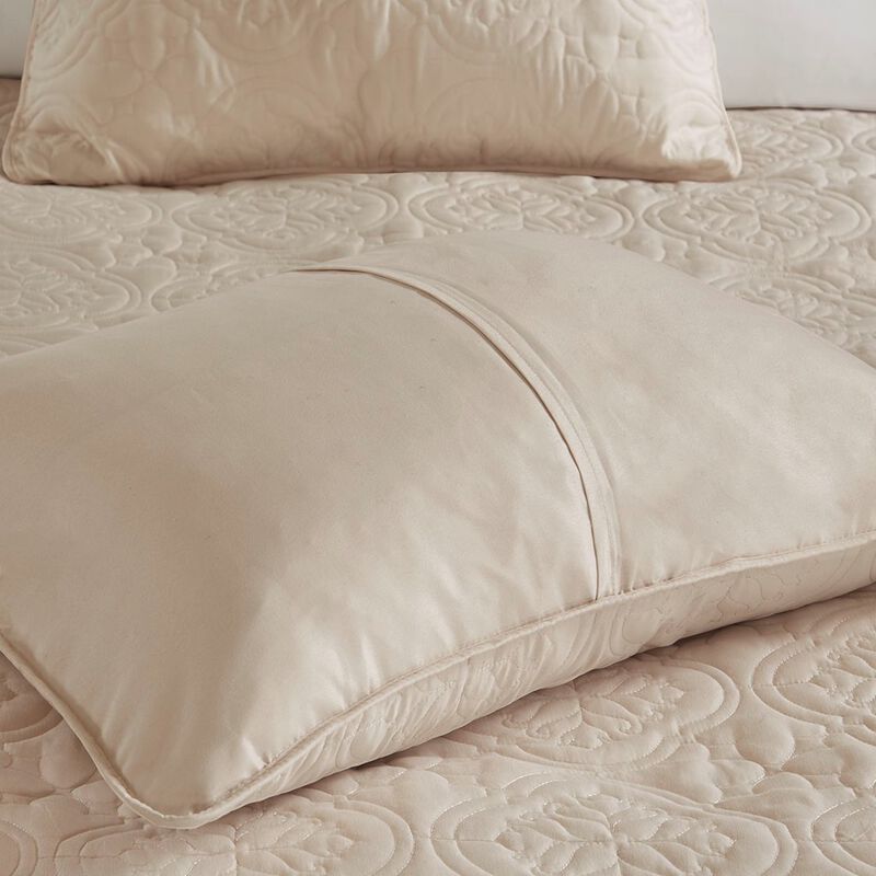 Gracie Mills McCormick 3 Piece Reversible Bedspread Set