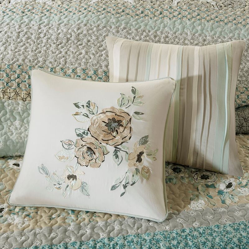 Gracie Mills Alvarado 6-Piece Reversible Cotton Quilt Set with Throw Pillows