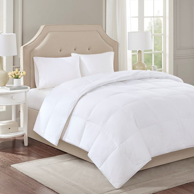 Gracie Mills Pierce 300 Thread Count White Down Comforter with 3M Scotchgard Protection Level 2 Warmth