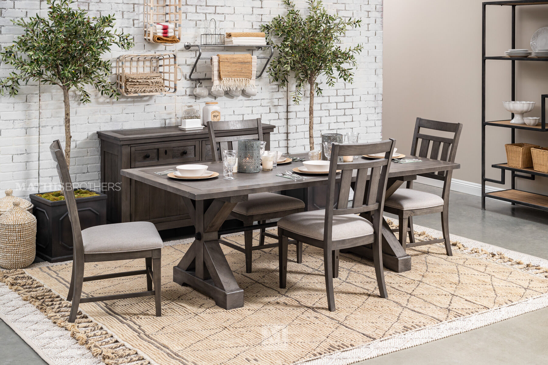 dining room sets mathis brothers