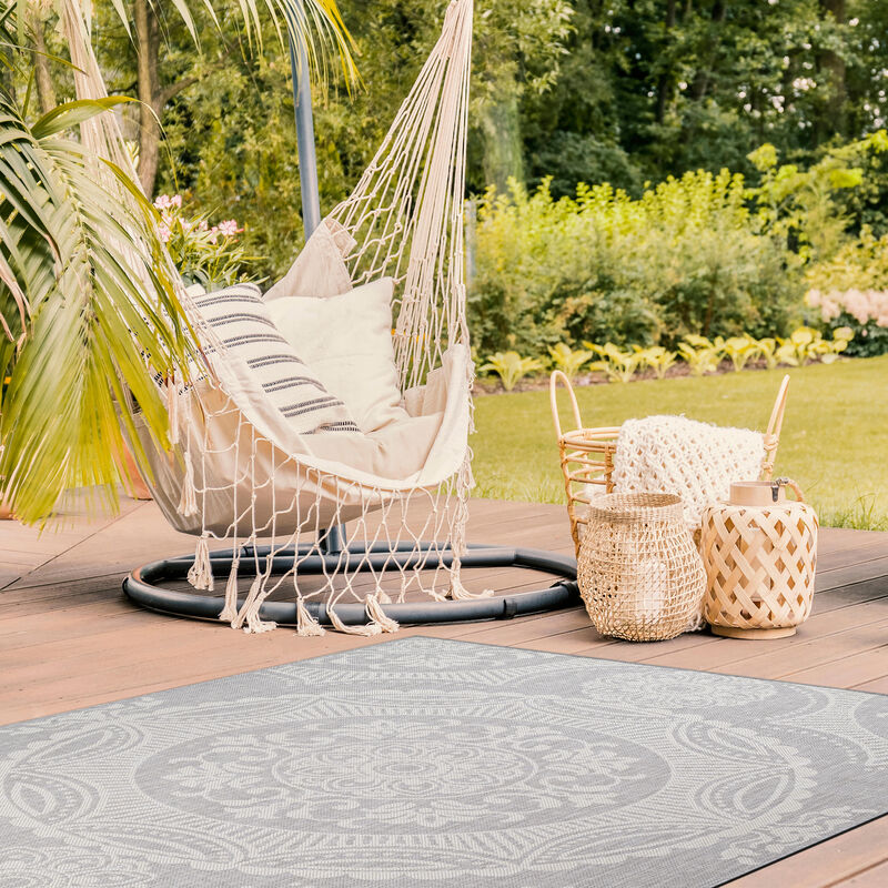 Waikiki Medallion Indoor/Outdoor Area Rug