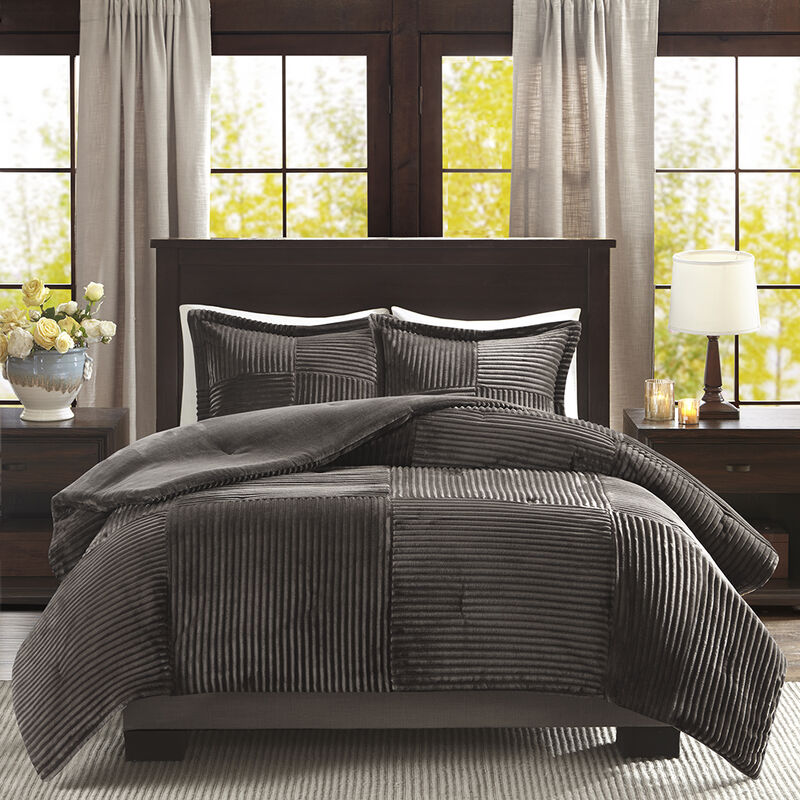 Gracie Mills Hendricks Plush Down Alternative Comforter Set