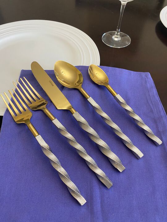 Elegant Gold Flatware 20 Piece Place Setting (Twist Handle)