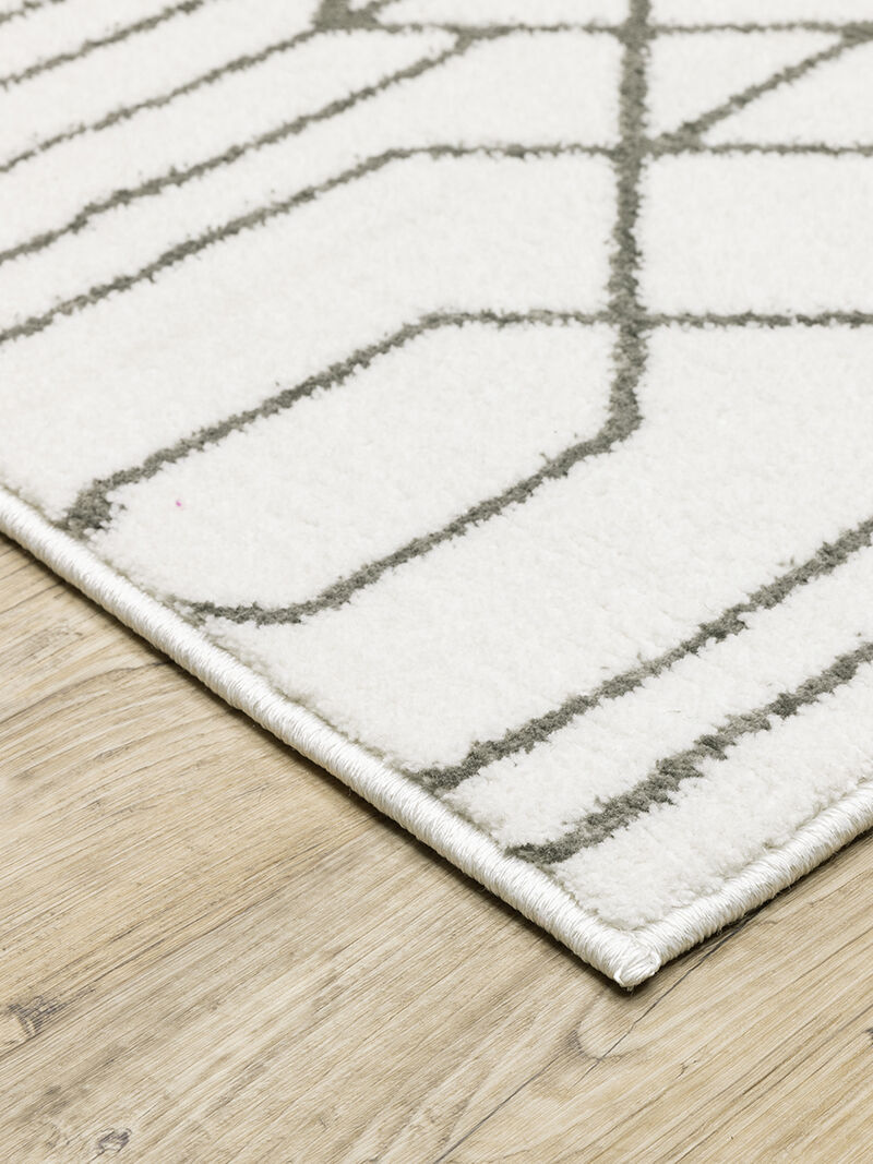 Montecito 6'7" x 9'6" White Rug