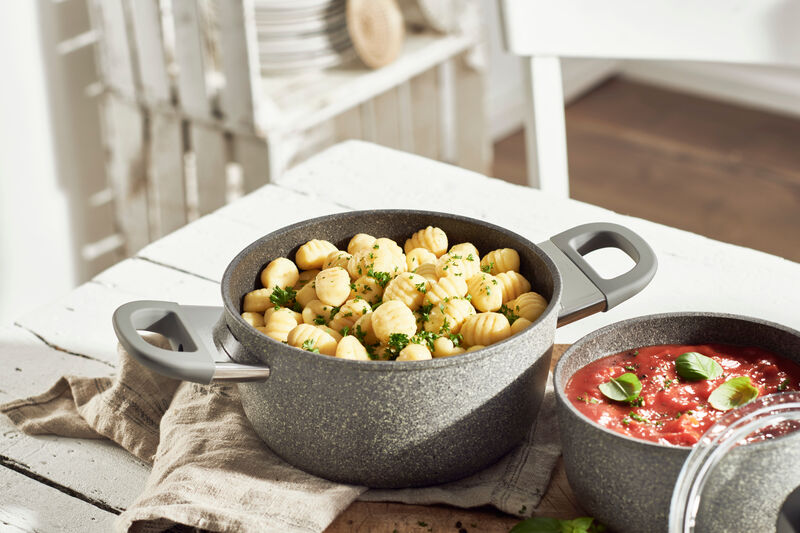 BALLARINI Parma Plus by HENCKELS 4.9-qt Aluminum Nonstick Dutch Oven with Lid, Made in Italy