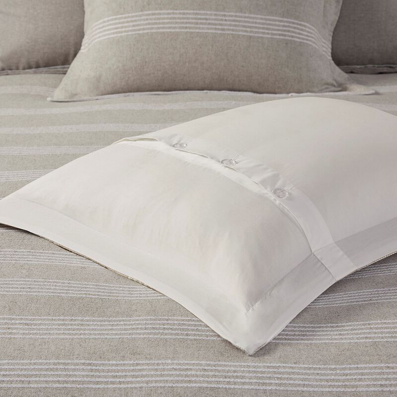 Gracie Mills Leonor Grandeur Essence 8-Piece Oversized Jacquard Comforter Ensemble with Euro Shams and Throw Pillows