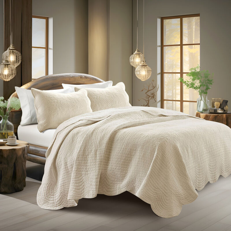 Gracie Mills Salvatore 3-Piece Reversible Country-Inspired Scalloped Edge Quilt Set