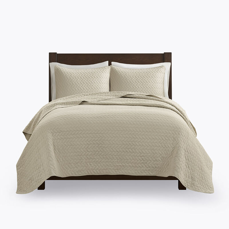 Gracie Mills Ria Solid Oversized Herringbone Quilt Set