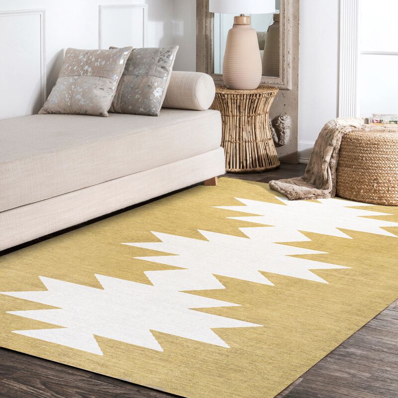 Chayton Minimalist Geometric Machine Washable Area Rug