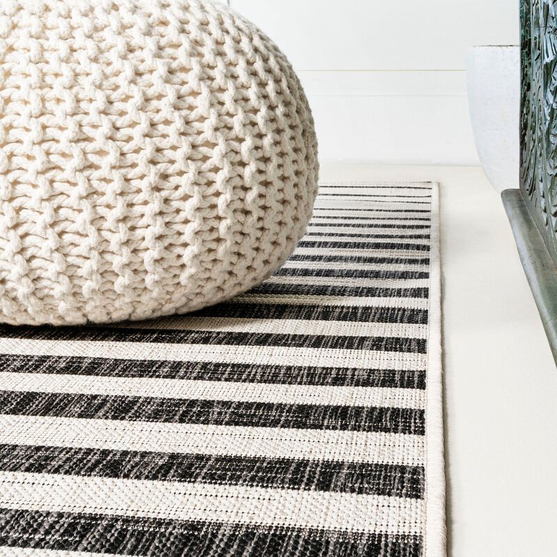 Sukie Modern Offset Stripe Indoor/Outdoor Area Rug