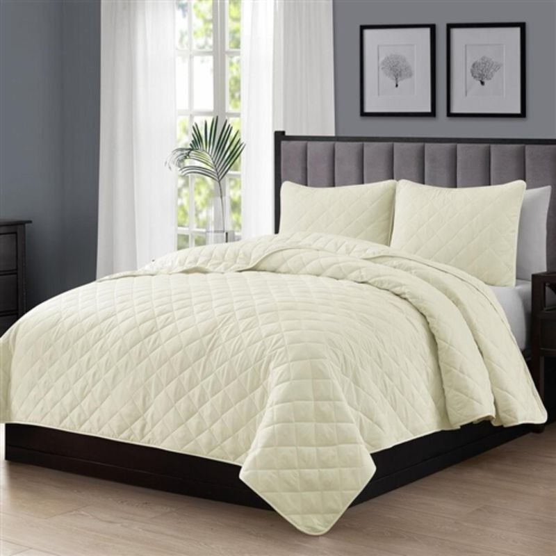 Full Queen 3 Piece Ivory Polyester Microfiber Reversible Diamond Quilt Set