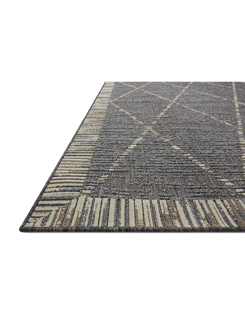 Rainier RAI09 2'2" x 3'9" Rug