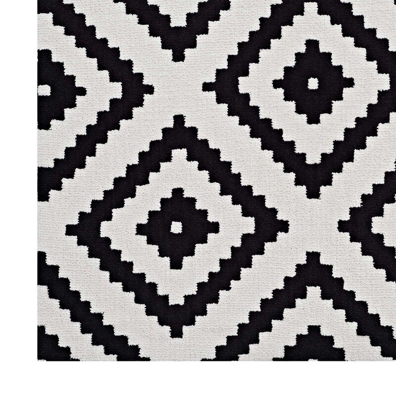 Alika Abstract Diamond Trellis 8x10 Area Rug - Black and White