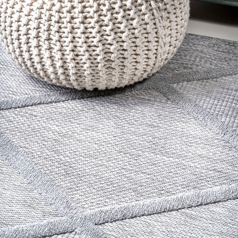 Salines Diamond Trellis Indoor/Outdoor Area Rug