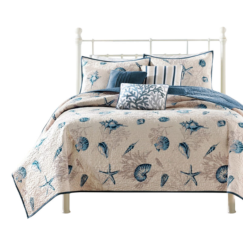 Gracie Mills Villanueva Coastal Escape Reversible Quilt Set with Charming Throw Pillows