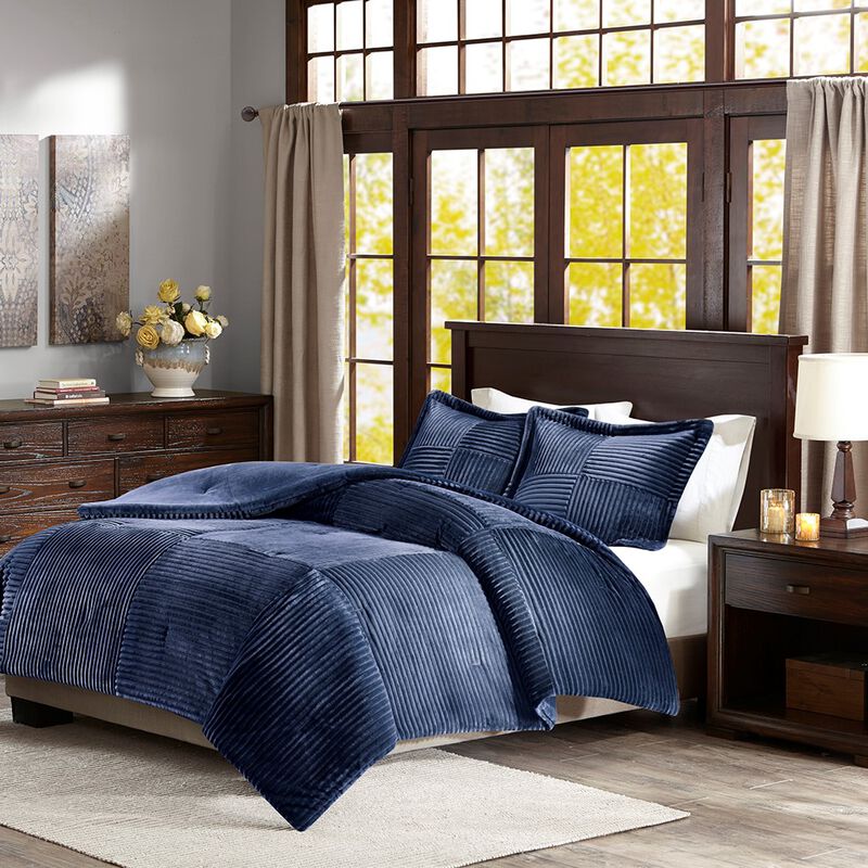 Gracie Mills Hendricks Plush Down Alternative Comforter Set