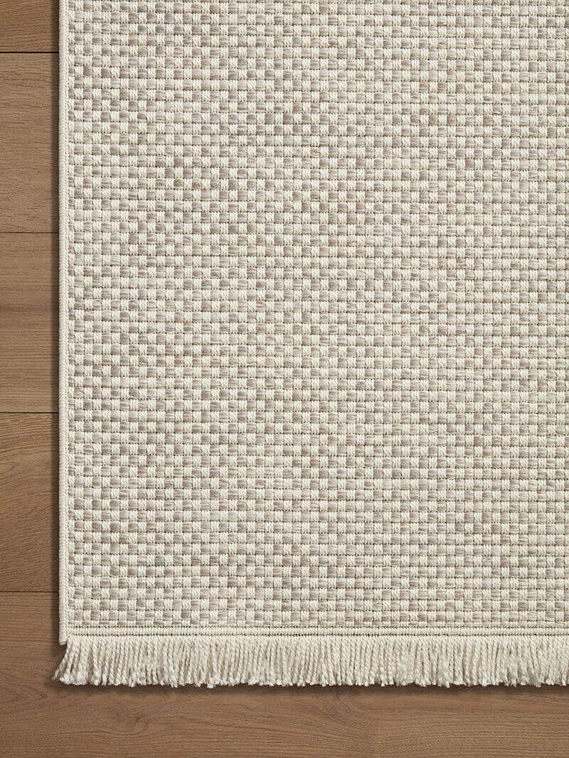 Malibu MAB-05 Ivory / Dove 2''3" x 3''9" Rug by Amber Lewis