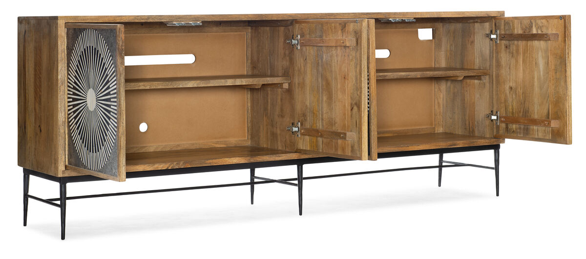 Commerce & Market Giovanni Entertainment Console