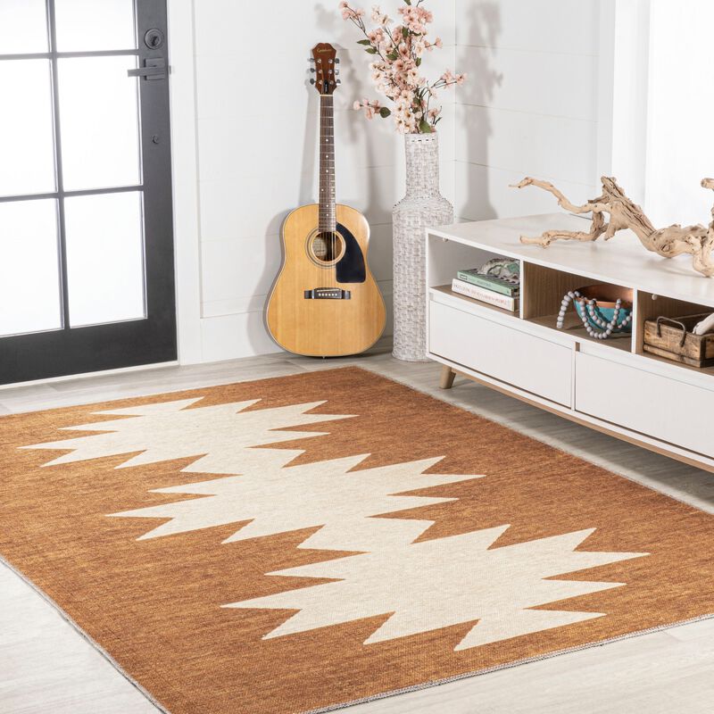 Chayton Minimalist Geometric Machine Washable Area Rug