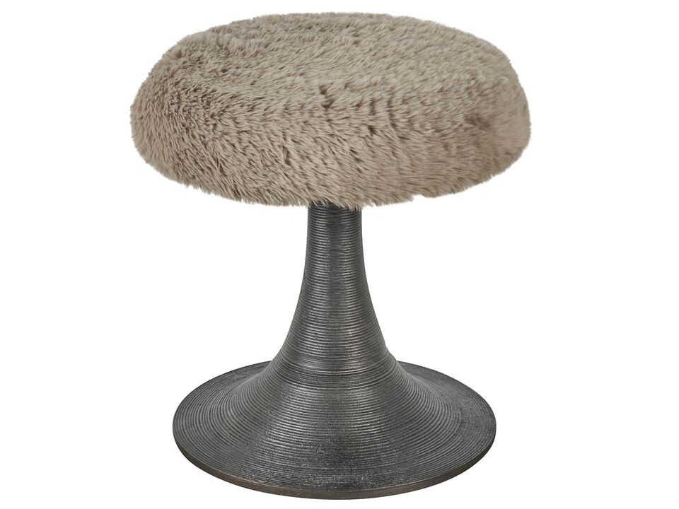 Kira Stool