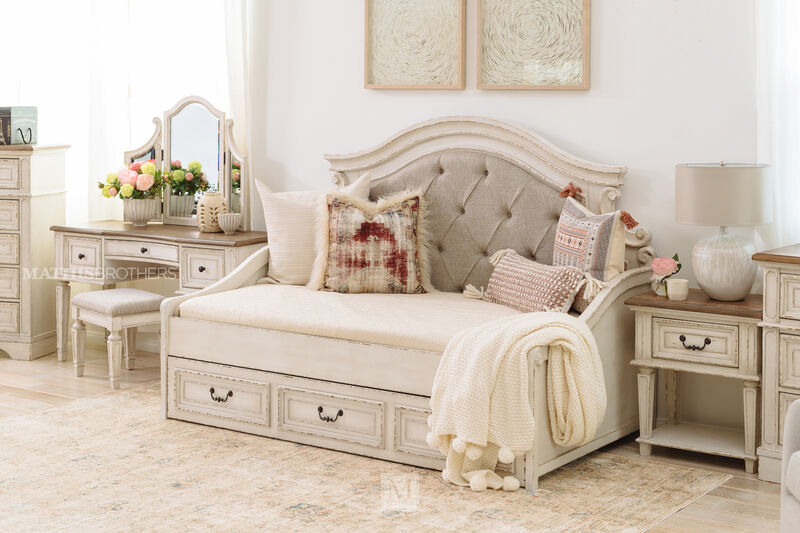 Realyn Youth Twin Daybed