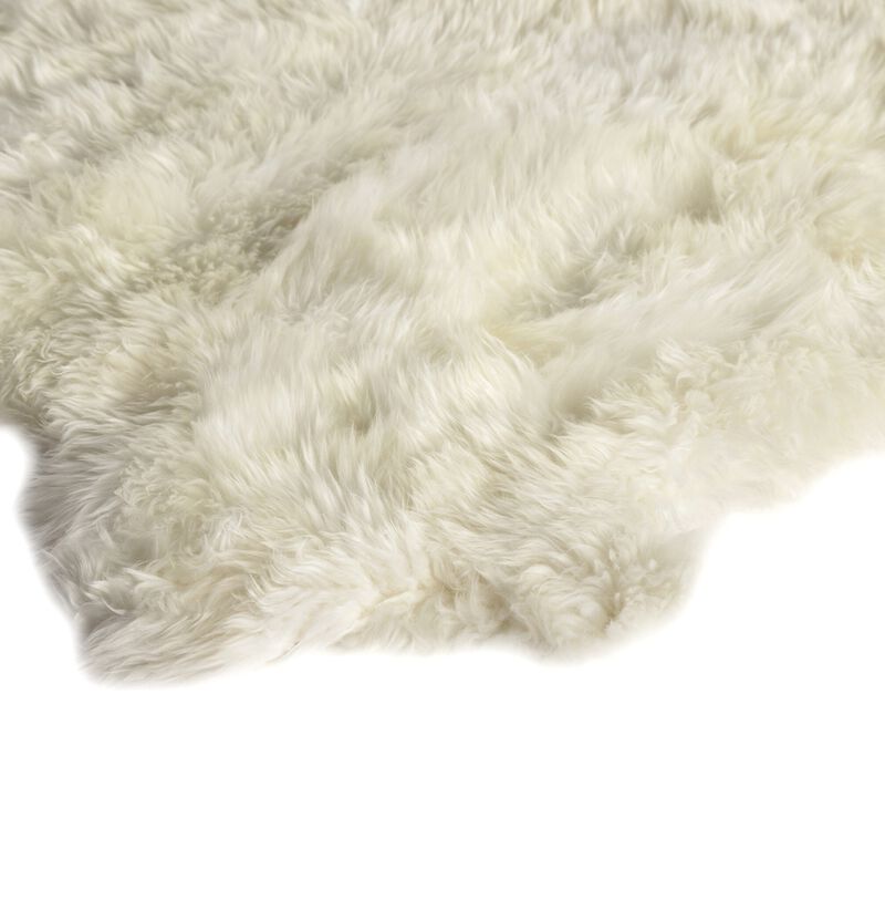 Lalo Cream Lambskin 3.25' x 6' Rug