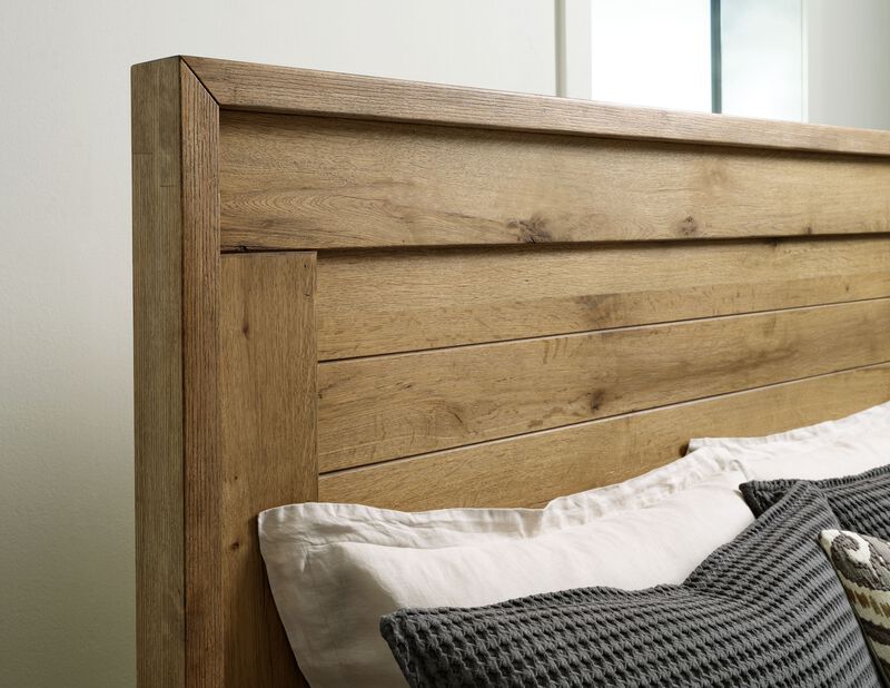 Galliden Panel Bed