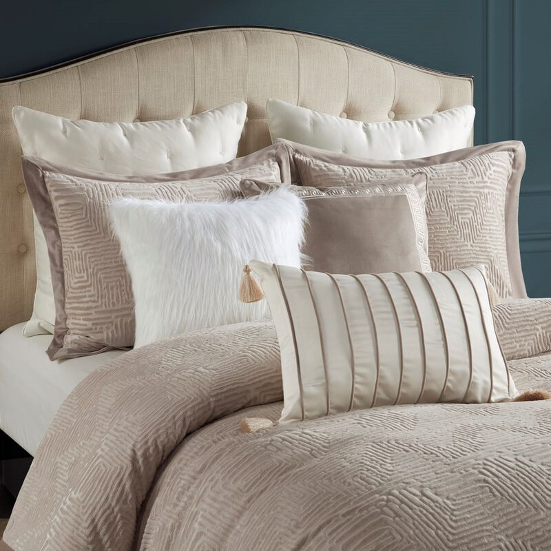 Gracie Mills Harper Oversized Velvet Comforter Set - Full/Queen