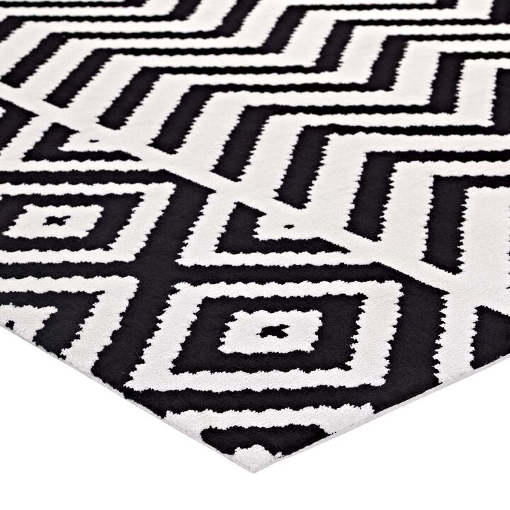 Ailani Geometric Chevron / Diamond 8x10 Area Rug - Black and White