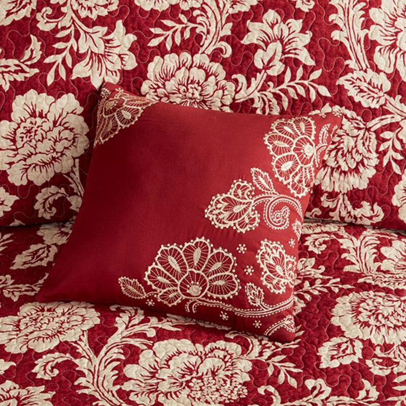Gracie Mills Carmen 6-Piece Cozy Cottage Retreat Reversible Cotton Twill Quilt Set with Throw Pillows