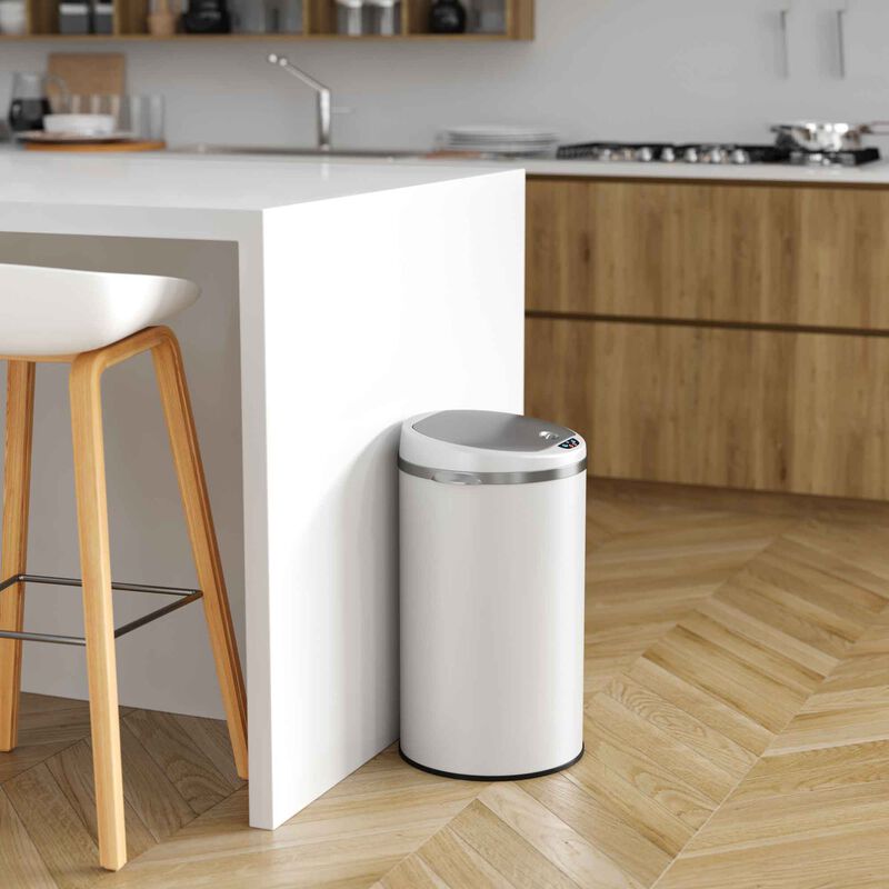 iTouchless 8 Gallon Ivory White Sensor Trash Can