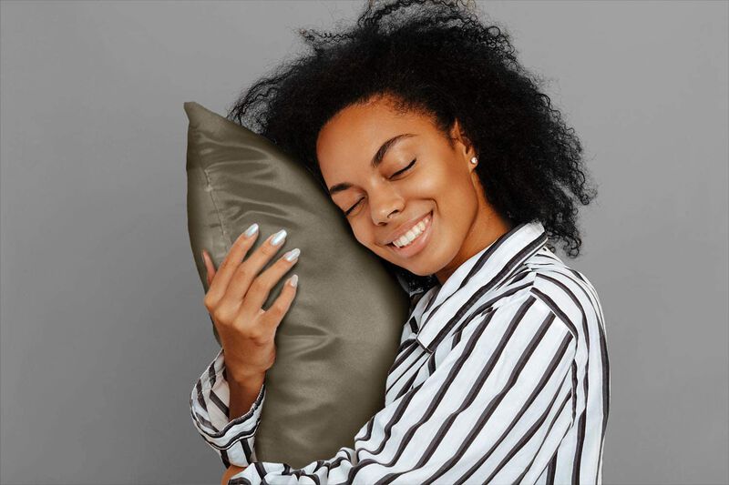 Satin Pillow Case with Zipper - Luxury Pillow Cover (Pillowcase Set of 2)