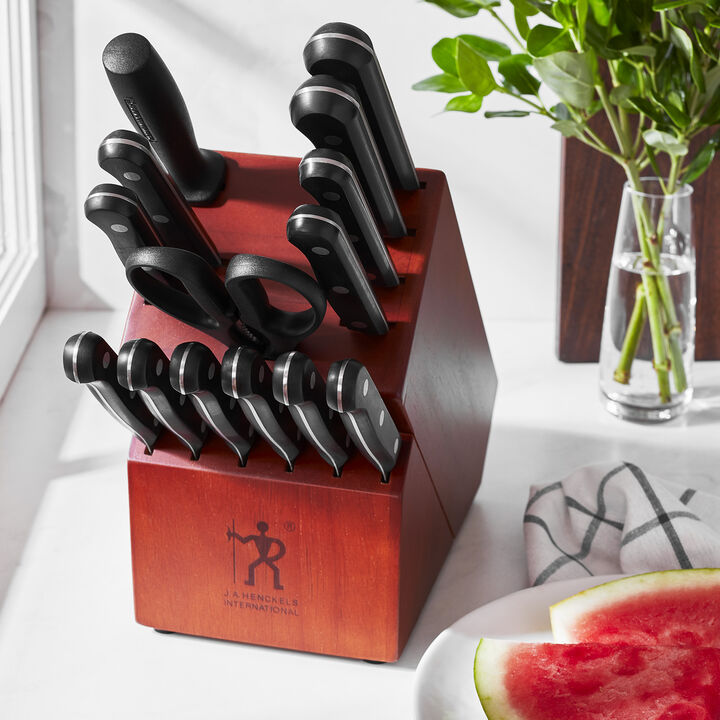 HENCKELS Solution Razor-Sharp 15-pc Knife Set, German Engineered Informed by 100+ Years of Mastery, Chefs Knife