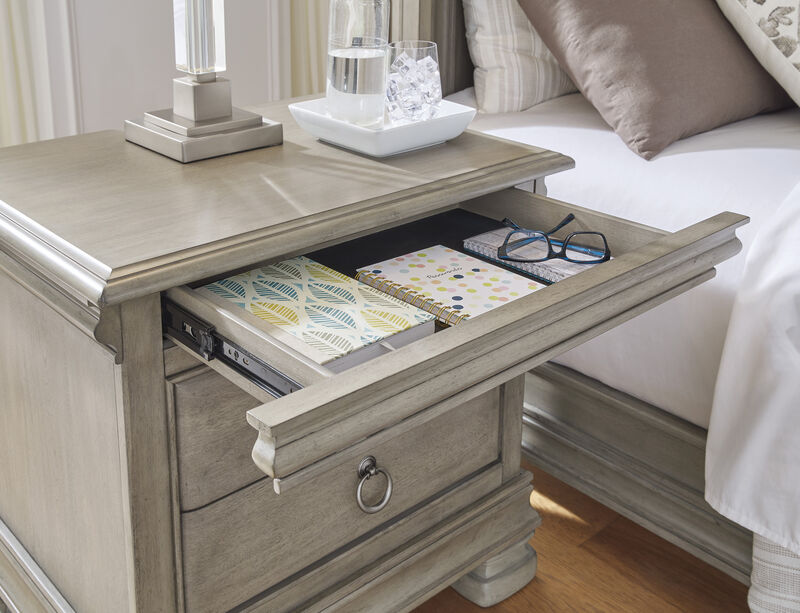 Lexorne 3 Drawer Charging Nightstand