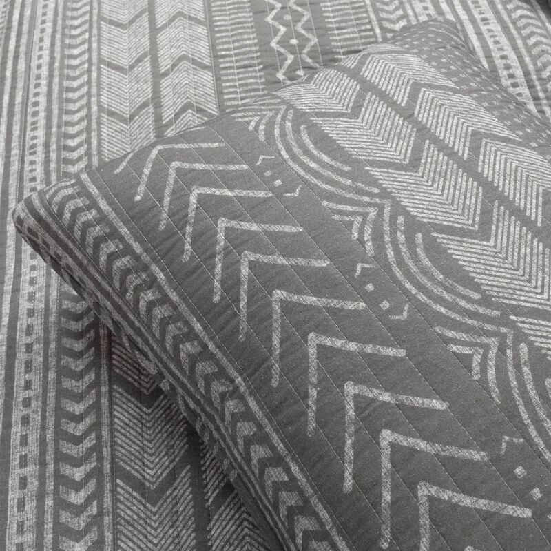 Hivvago King Size Scandinavian Dark Grey Chevron Stripe Reversible Cotton Quilt Set