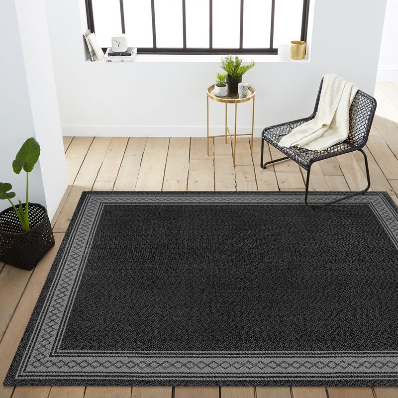 Lucia Classic Diamond Border Indoor/Outdoor Area Rug