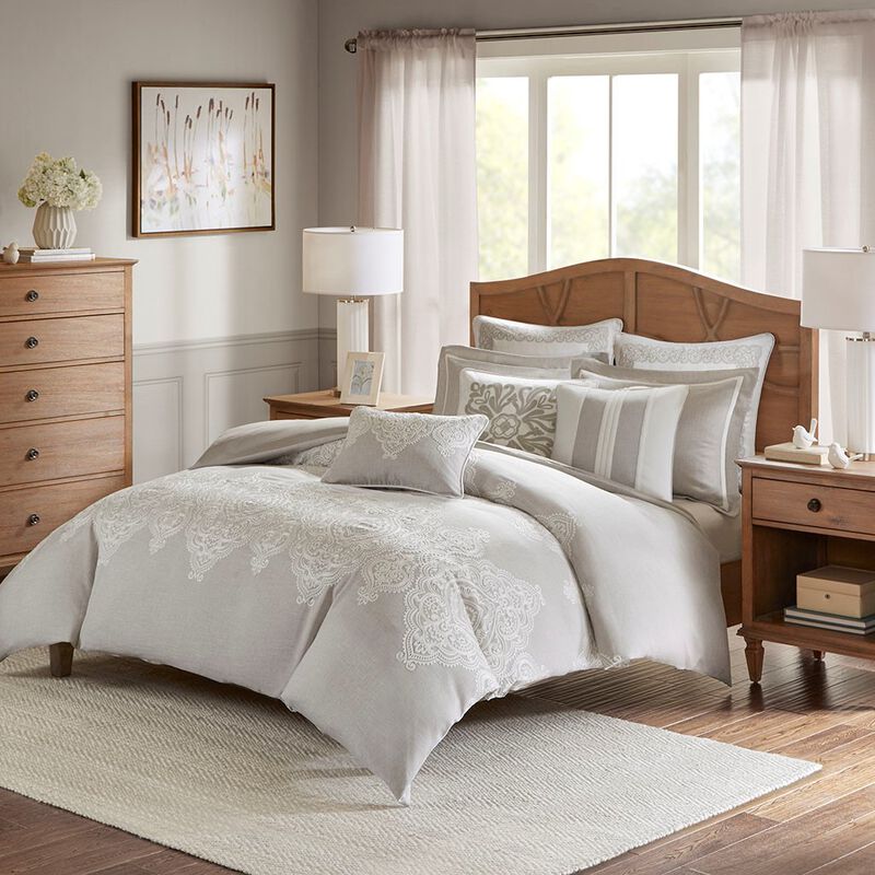 Gracie Mills Susan 8-Piece Comforter Set