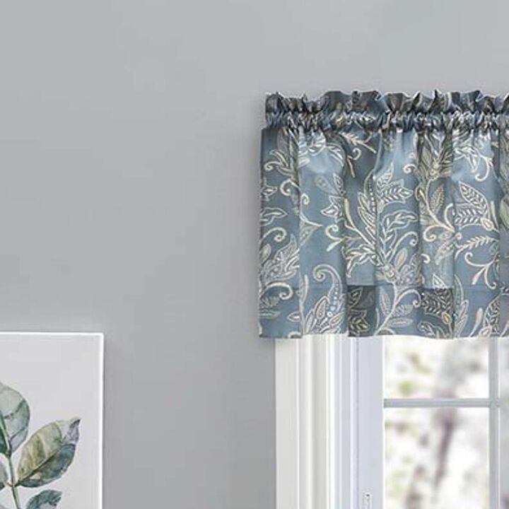 Ellis Curtain Lexington Leaf Pattern on Colored Ground Tailored Valance