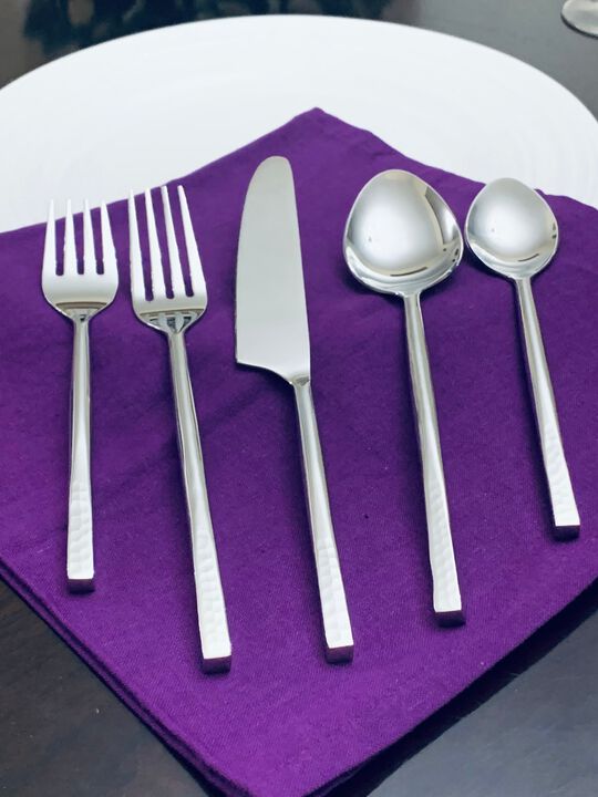 20 Piece Flatware Set, Service for 4 (Silver, Hammered)