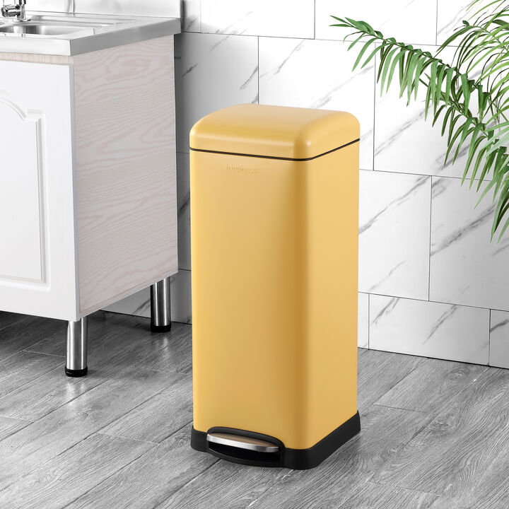 Betty Retro Step-Open Trash Can with Liners