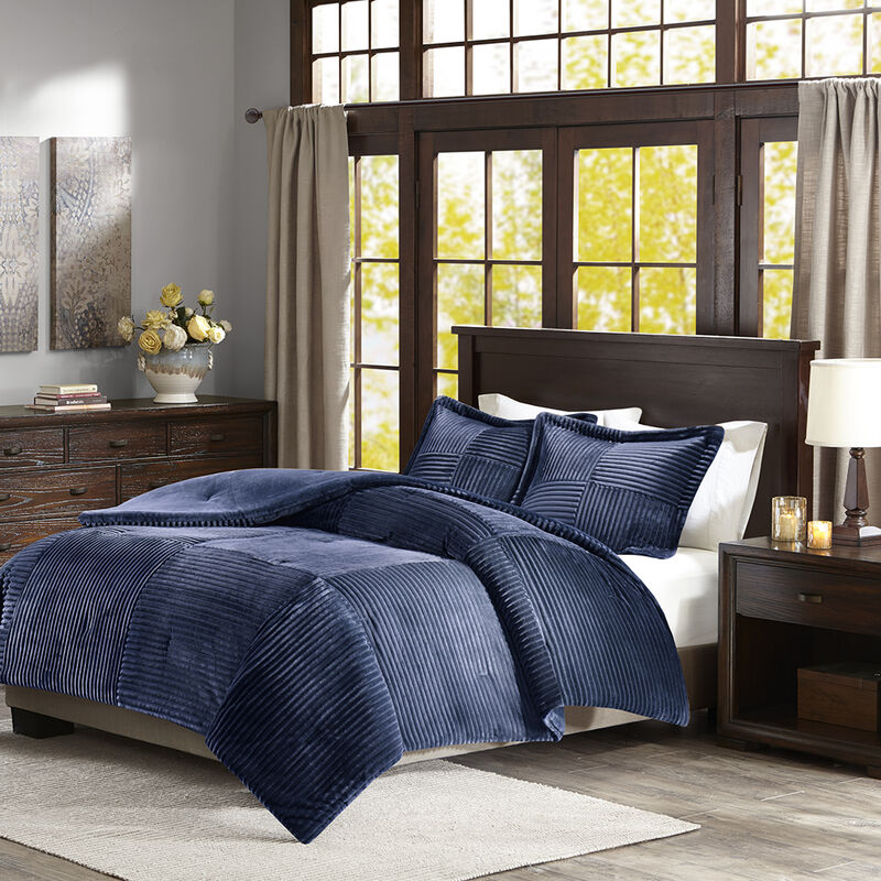 Gracie Mills Hendricks Plush Down Alternative Comforter Set